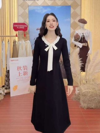 IEF/爱依服2025秋新款蝴蝶结细带法式优雅气质时尚显瘦连衣中裙#洋气减龄 #秋季连衣裙 #每日穿搭 #谁穿谁好看 #秋季穿搭