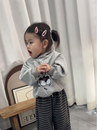 又潮又酷又舒服方便的卫衣套装~超适合上学穿!!男宝女宝都能穿,时髦又吸睛!!#国庆穿搭这就开始预备了 #早秋不费力省心穿搭 #休闲运动套装兄妹款姐弟款 #潮童穿搭 #轻松拿捏慵懒风穿搭