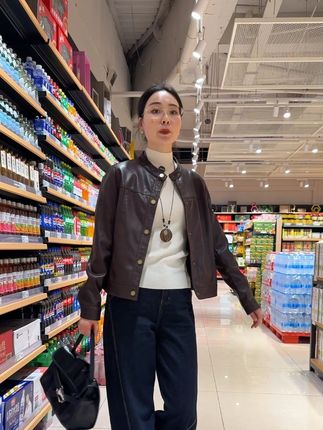 胃不好的姐妹,外出喝开水感觉口感不错。#简约穿搭 #皮衣 #皮夹克