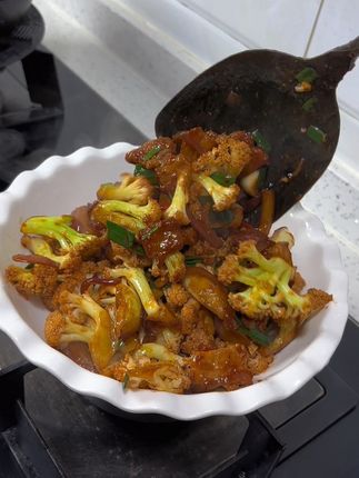 家里三块八一份的干锅花菜不香吗?非要吃外面那38块的#干锅花菜 #干锅菜花家常做法 #在家做美食