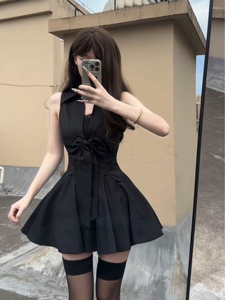 只有特别喜欢的衣服才会立马穿出门 谁懂啊 #ootd穿搭 #谁穿谁好看 #辣妹 #连衣裙