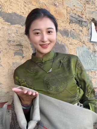 #锅庄舞