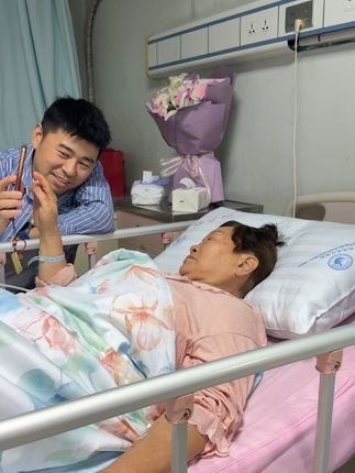妈妈70岁年龄20岁的心态,坚强乐观术后恢复得很好#快点好起来 #家有一老如有宝