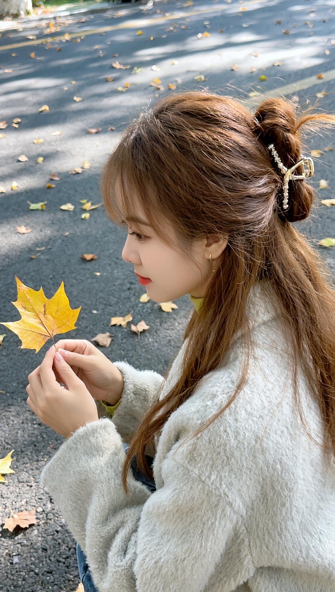 婚姻第一课:没有一个男人会永远爱你 第二课:不要期待男人会为你而改变 第三课:婚姻就是价值的交换 你对男人再好 也比不过你有价值 第四课:不期待接受失去 允许一切的发生 第五课:不要去轻易掉眼泪 没有人在乎第六课:好好照顾自己 你的身体最重要”