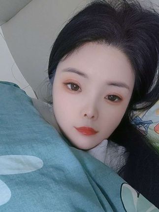 天亮了真的难熬,我以为我的生命停留在今夜,没想到活过来了,终于知道为什么会有人自杀了,当你心口闷的像石头压着头晕的无助的时候,你就会觉得活着比si难多了@DOU+小助手