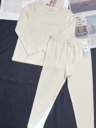 我真怀疑幼岚标错价格了,关键还这么高品质,真不用多说,赶紧冲#幼岚 #羊毛套装 #保暖套装 #儿童家居服 #性价比超高
