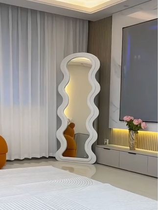 心心念念的#波浪全身镜 终于到了,成像高清不变形,质感非常好,简约大气,可壁挂可落地#落地穿衣镜 #穿衣镜 #全身镜 #云朵穿衣镜