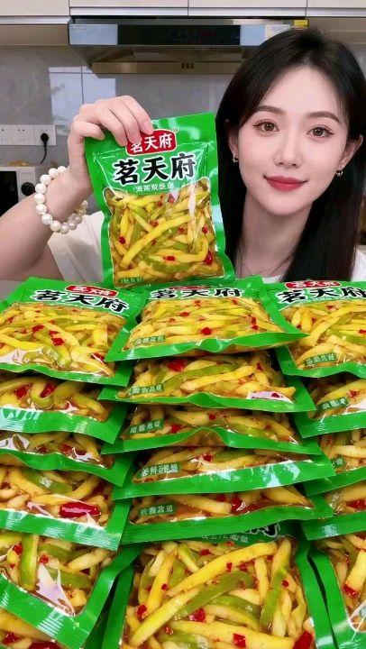 必囤佐餐神器!茗天府榨菜丝,微辣爽脆,2.99元10包。不管是居家吃饭还是出门野餐,揣两包超方便,性价比直接拉满。#上热搜 #下饭菜 #美食 #好吃到停不下来 #太好吃了