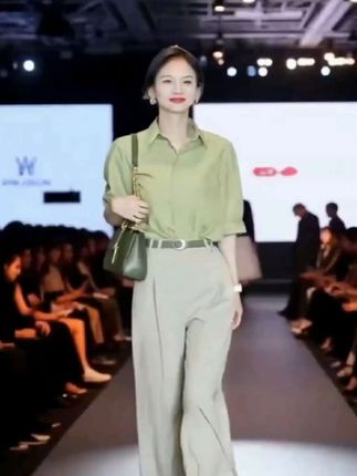 #挑战中式美学穿搭天花板 #夏日穿搭小心机 #暑假最适合音乐节的穿搭来了 #早秋基础款外套如何摆脱路人感#职业套装