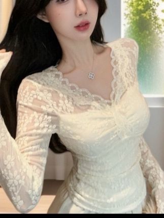 蕾丝花边V领镂空女秋冬春秋新款气质独特修身内搭假蕾丝上衣#时尚穿搭女装 #穿出高级感 #百搭显瘦 #女装 #甜美穿搭