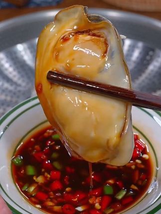 海鲜生蚝,肉厚肥美#美食推荐 #这个真的太好吃了 #太好吃了 #生蚝