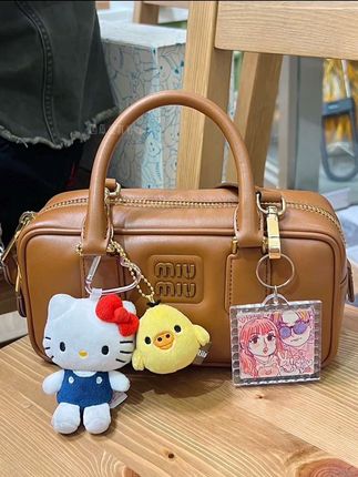 【智秀同款】HelloKitty 蓝白背带裤 Kitty 钥匙扣玩偶猫潮玩#也太可爱了吧 #毛绒玩具 #hellokitty #挂饰挂件