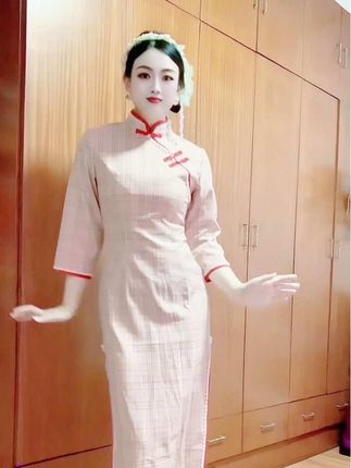 不一定要很漂亮,但一定要很快乐! #快乐就这么简单 #民国风旗袍
