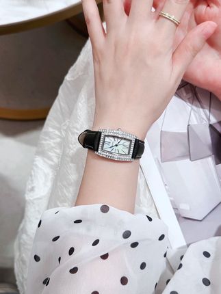 别让任何人消耗你内心的晴朗 生活应该被喜欢的事和人填满#时尚穿搭 #女表推荐 #精致优雅