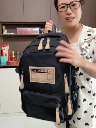 马上开学了家里有初中生 高中生的学生安排起来高颜值韩式书包。建议大号