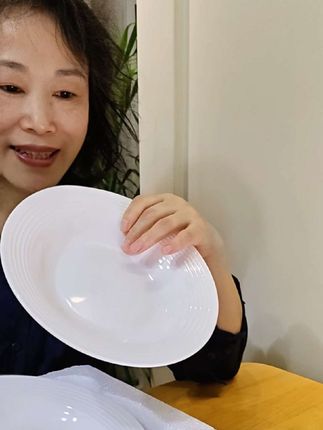 我发现越简单就越高级!看这个纯白简约的螺纹深盘,装菜装水果都好看又高级!现在商家搞活动!这价格这品质真的超值!#盘子  #颜值餐具  #陶瓷餐具  #自用好物分享 #好东西一起分享