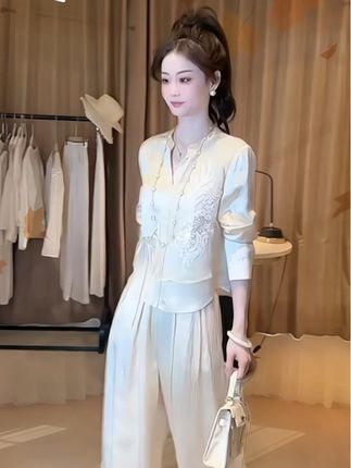 #高级感穿搭 #显高显瘦 #穿出高级感 #优雅气质 #早秋穿搭