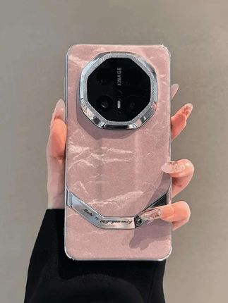 想要让你的华为手机看起来更高级吗?那就试试这个丝绒手机壳吧!它是专为华为手机设计的,采用的是丝绒磨砂材质,拿在手上非常的舒服,而且不容易留下指纹,特别适合喜欢高级感的人用,现在就点击下方链接把它带走吧,划走就再也找不到了。