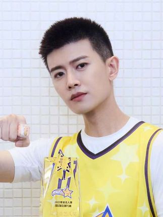 有一种rua香香甜甜乖儿子的感觉 懂否? #任嘉伦 #萌萌哒 #篮球男孩 #安利
