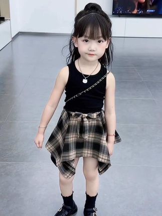 哇塞!!巨巨巨洋气、女儿穿上妥妥的小时髦精一枚、高级气质完全不挑人,面料柔软舒服,也太好看了#人类幼崽时髦穿搭 #时髦精 #生女儿就要这样穿 #潮童必备