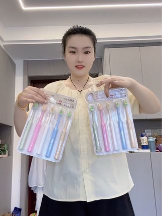 升级版的巨无霸牙刷真的特别好用,刷头大小刚好,绒感刷丝起泡又快又绵密#牙刷 #软毛牙刷