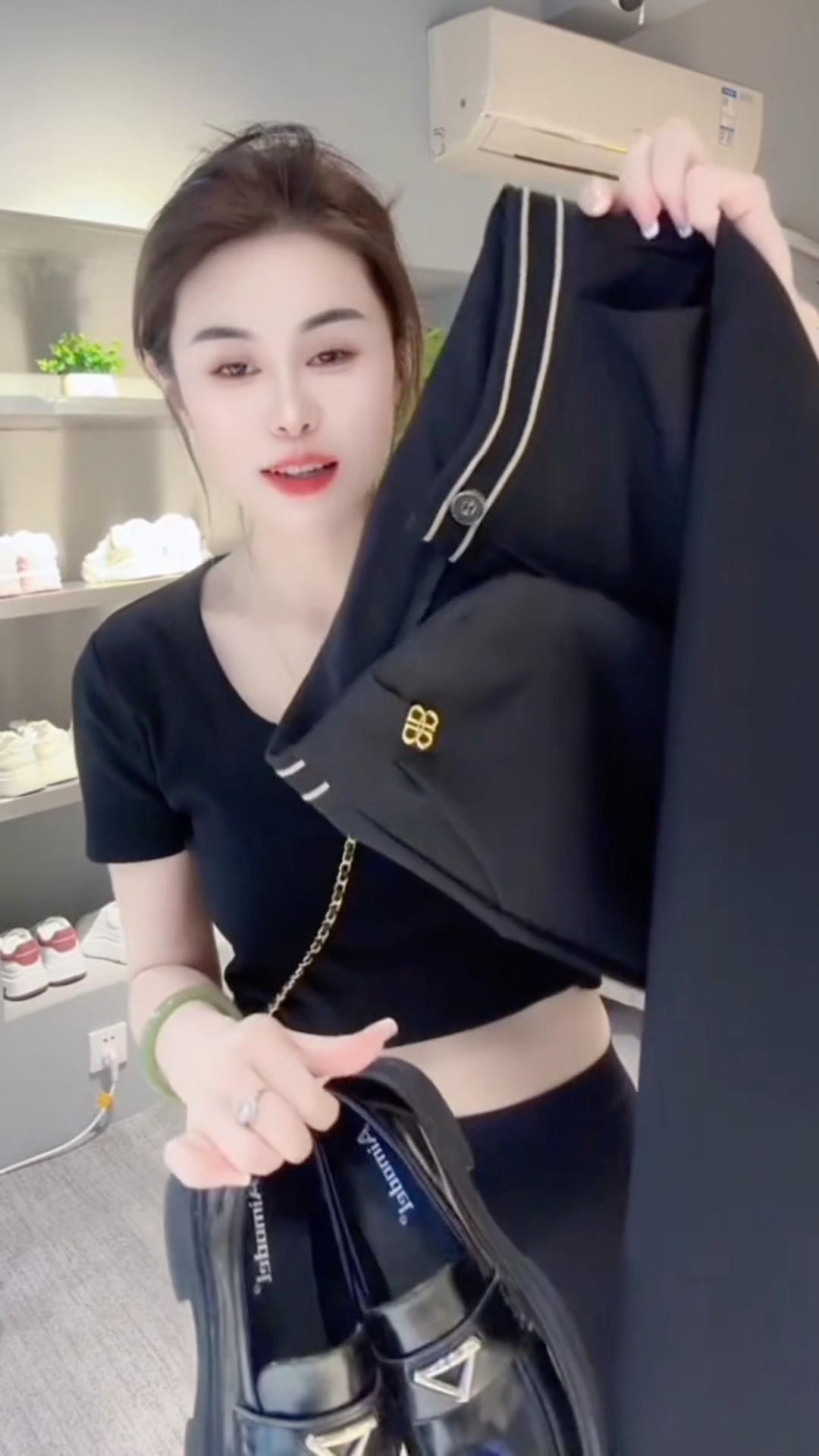 九分休闲直筒烟管裤小西裤女款爆款2025新款大码微胖mm显瘦小黑裤#显瘦裤子 #九分裤