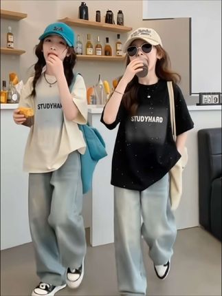 #女童套装 #短袖t恤 #牛仔裤 #夏季穿搭 #简约穿搭 @巨量千川