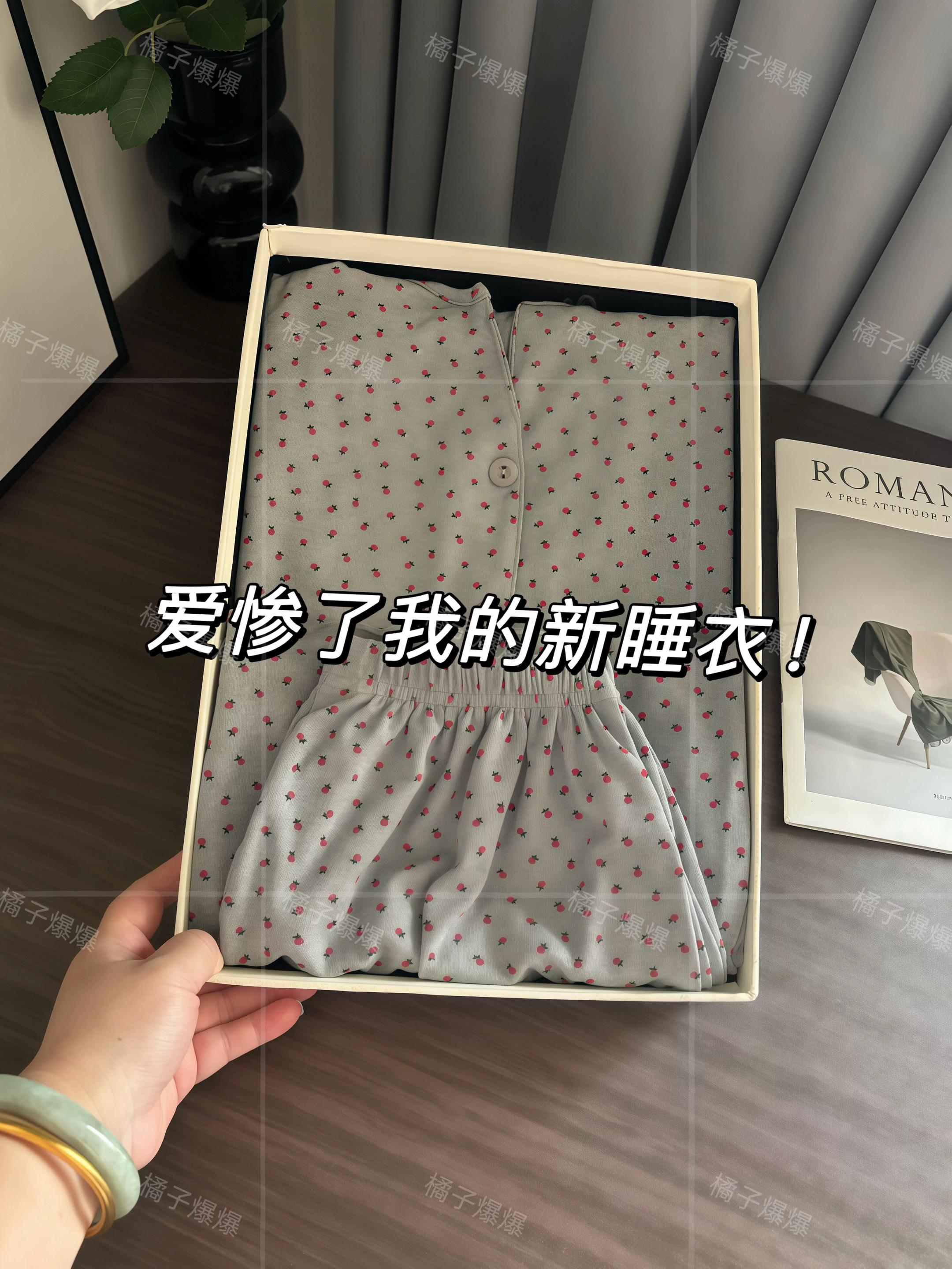 #面料柔软舒适 #秋季穿搭 #被秋日氛围感穿搭拿捏了#早秋不费力显贵穿搭#一套好的衣服可以让你不动声色的美
