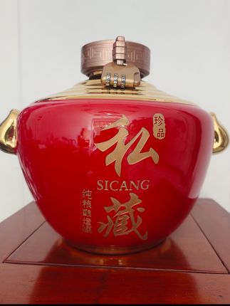 高梁固态发酵纯粮酿造