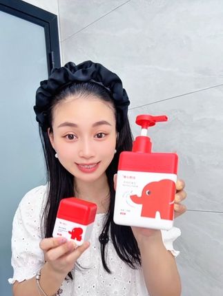 妈妈们,立秋后赶紧把孩子的面霜都换成这种滋润型的~不然被风一吹脸蛋就红红的#红色小象#儿童面霜#宝宝面霜