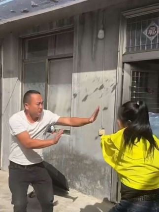 这个二妮是真虎啊,缠不了他,三妮也没他能虎