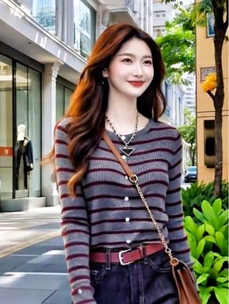 【有运费险】设计感减龄拼色条纹针织衫女早秋长袖新款气质开衫内搭打底衫上衣#时尚穿搭女装 #设计感减龄条纹打底衫 #新款打底衫 #可外穿可内搭