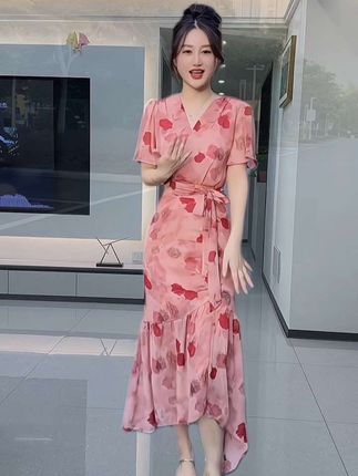 #气质连衣裙 #后妈连衣裙 #碎花连衣裙 #收腰连衣裙 #显瘦连衣裙