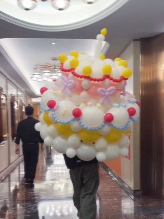 不敢想象收到这个超大的气球,生日蛋糕会有多快乐!!!#仪式感不能少 #礼物 #惊喜 #气球🎈 #生日布置