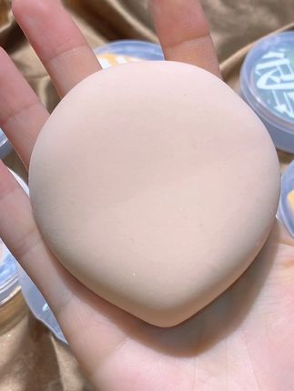 美妆蛋 吃粉 又卡粉!!!化妆师安利的 #棉花糖粉扑 上妆又快又服帖 还完全不吃粉 #化妆工具 #种草