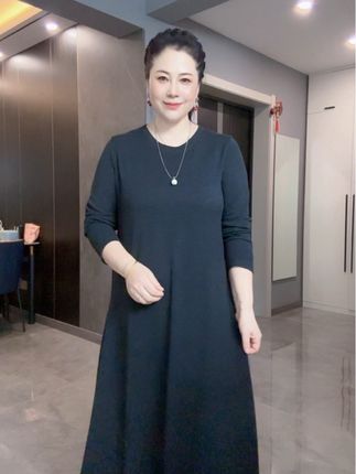 秋冬气质百搭打底连衣裙120斤到230斤 #大码女装#面料柔软舒适 #遮肉显瘦 #气质百搭 #爆款热卖中 @抖音小助手