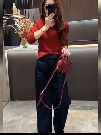 #秋天第一杯琥珀流光#早秋贵气感穿搭#早秋穿搭三分钟出门不是梦#让细节控狂喜的早秋氛围妆#请欣赏赵露思的今日穿搭