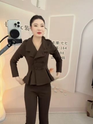 #好物推荐🔥 【两件套】气质时尚2025春秋新款洋气修身显瘦百搭裤子套装#气质穿搭 #谁穿谁好看 #面料柔软舒适 #显瘦穿搭