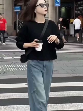 一整套入秋穿搭又a又飒黑色卫衣牛仔阔腿裤高级感超好看两件套装#女装穿搭 #穿搭分享