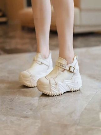 新款复古时尚休闲女鞋 #我要上热门 显个高显脚小还要有气质的姐妹就试试这款#新款女鞋 #时尚休闲 #穿出你的时尚你的感觉 #气质这一块拿捏死死的