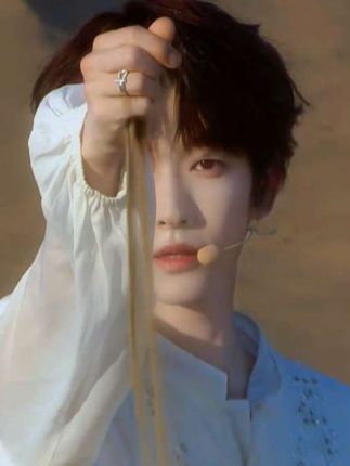 他是沙漠中唯一的白玫瑰#刘宇 #惊艳瞬间 #国风美少年