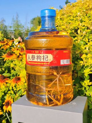 人参枸杞酒浓香型白酒52度10斤装桶装#人参枸杞酒#纯粮酿造#浓香型白酒#桶装酒#好酒推荐