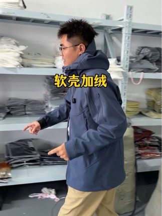 没多少了 加绒的我们也不留了,7个颜色,目前尺码齐全,兄弟们快冲#夹克外套 #软壳衣 #冲锋衣 #品质男装 #加绒保暖