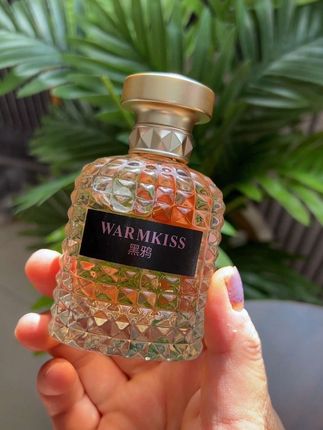 香水买贵不如闻着贵,没想到花小钱买的香水居然会这么好闻#香水 #黑鸦香水 #超便宜超划算 #小众香水 #我可真会买