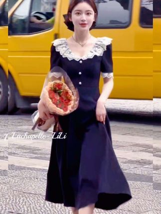 夏季时尚气质设计款v领蕾丝赫本风长款复古连衣裙长裙收腰娃娃领 #夏季连衣裙 #穿出自己的风格 #高级感穿搭 #美出高级感 #谁穿谁漂亮