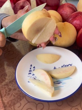 脆桃的快乐快要结束咯! #口感特别好 #脆桃 #创作者扶持计划 #水果神仙吃法 #水蜜桃