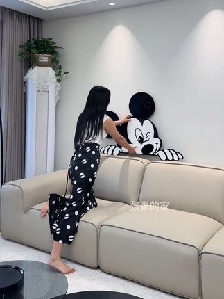 这款米奇挂画太美啦,可以挂客厅,摆床头,摆电视柜,很高档,朋友来了都羡慕#米奇挂画 #客厅挂画#装饰画#米奇装饰画#卧室床头画