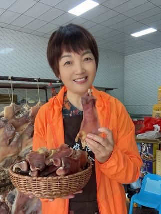 我们是盐城步凤醉农庄圆品牌,咸拱嘴都是选用猪的上拱嘴腌制 #盐城美食 #步凤咸货 #农村美食 #好吃不贵经济实惠