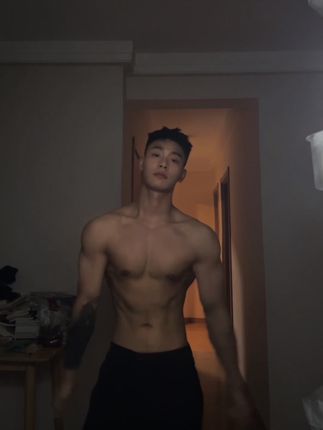 吃饱了 营业一下吧 新道具把她变没了  健身展示无不良引导 #腹肌男 #麒麟臂 #抖音推广 #肌肉 #猫咪