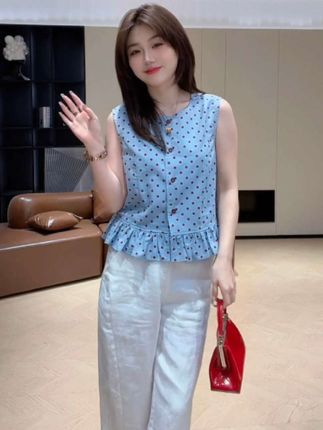 #服装博主眼里没有丑衣服 #时尚穿搭 #穿出自信穿出美丽 #洋气减龄 #谁穿谁好看系列 @DOU+小助手